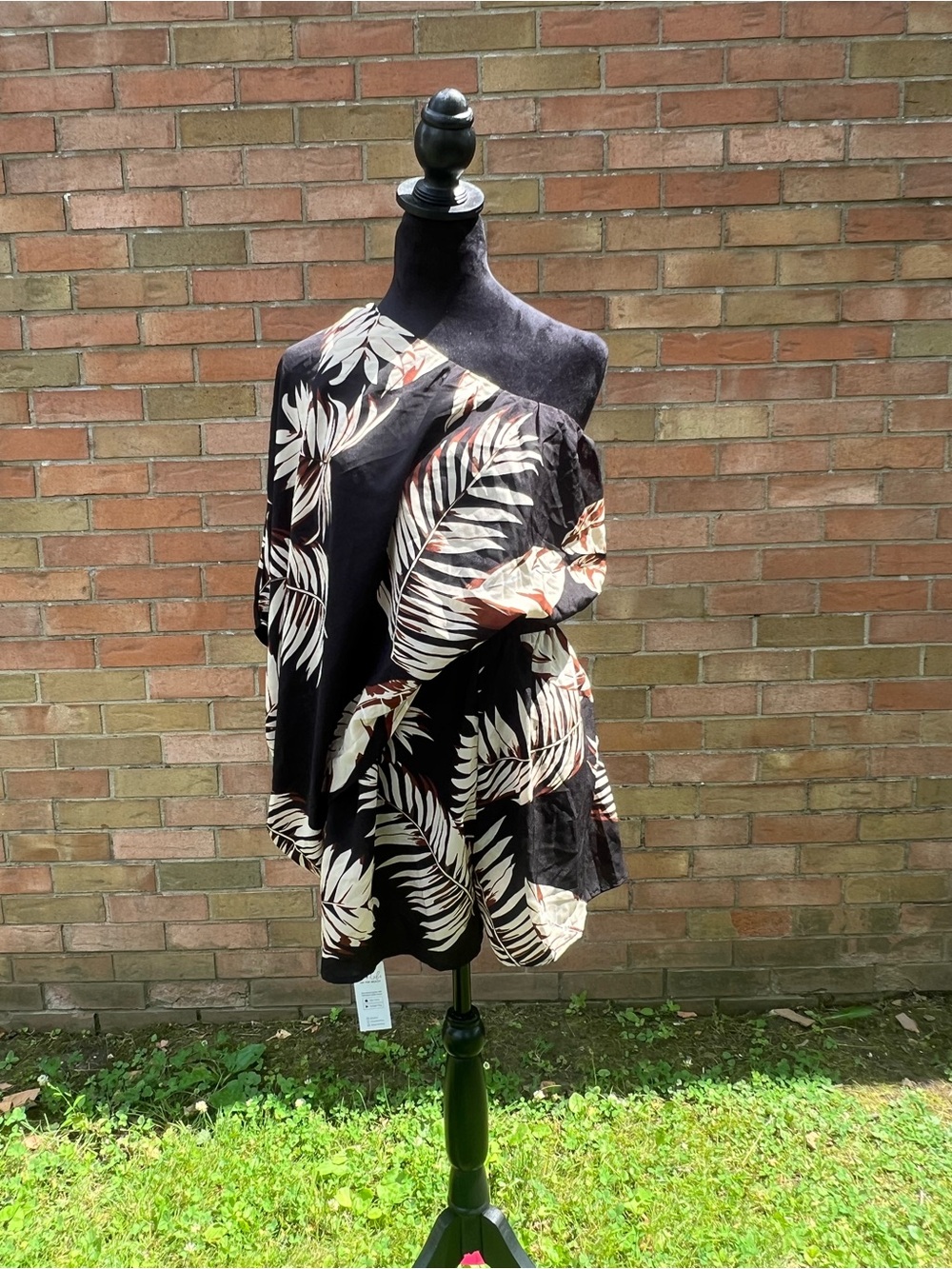 Cupshe Black Tropical Leaf One-Shoulder Top with Cream and Brown Accents